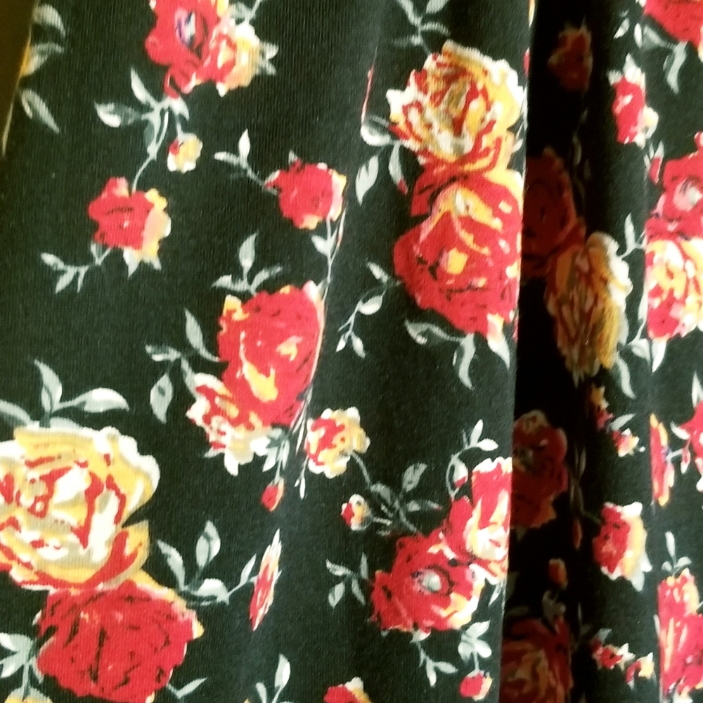 BLACK FLORAL DRESS - Picture 3 of 3